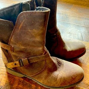 Teva leather ankle boots